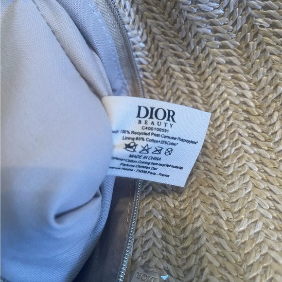 Christian Dior Raffia/Rattan Beauty Clutch Pouch Limited Edition 2023 - Picture 3 of 4